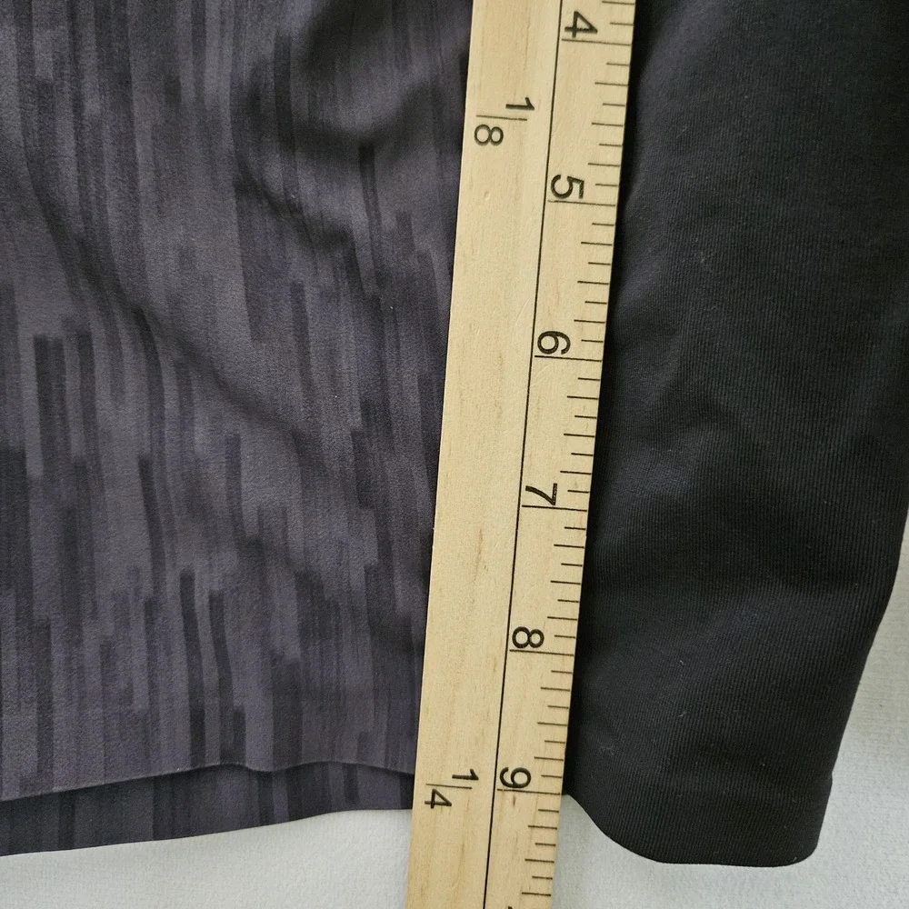 Lululemon Athletic Shorts Mens L Gray Glitch Pattern Unlined 9